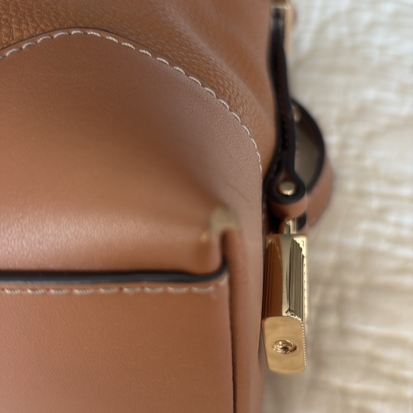 Michael Kors crossbody bag. - Picture 7 of 10